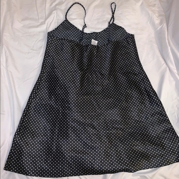 Sleek Night Gown - Picture 2 of 3